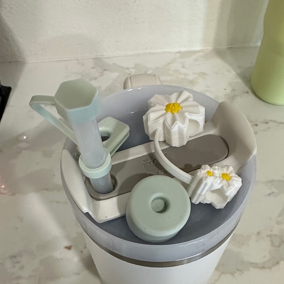 Stanley White and Light Green Tumbler Duo - Picture 2 of 11